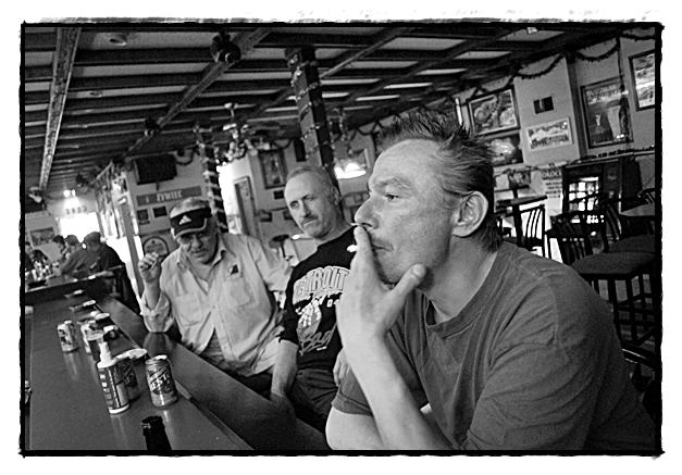 Someone forgot to tell Hamtramck bars that a new state law prohibits smoking.